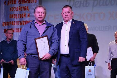 От полей до перерабатывающих предприятий: Первомайский район чествовал своих аграриев